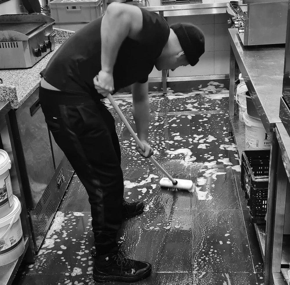 Closing time in the kitchen